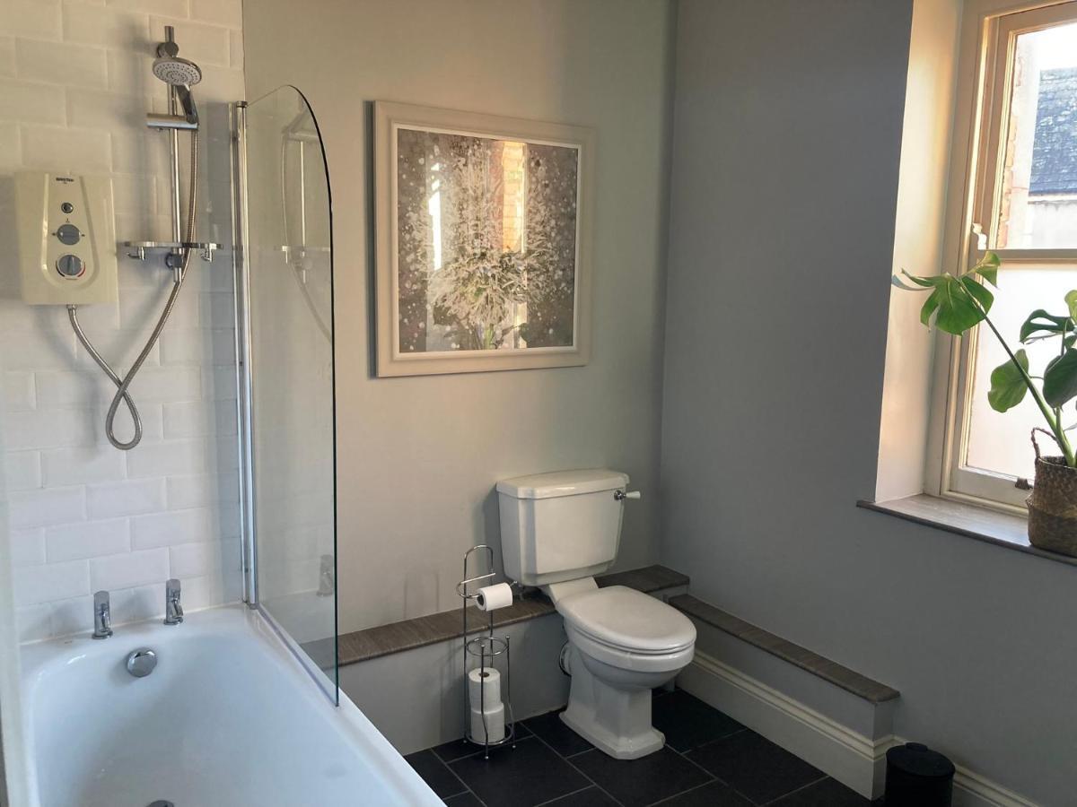 Stylish Flat In Yeovil Somerset Buitenkant foto
