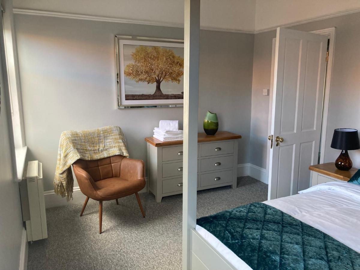Stylish Flat In Yeovil Somerset Buitenkant foto